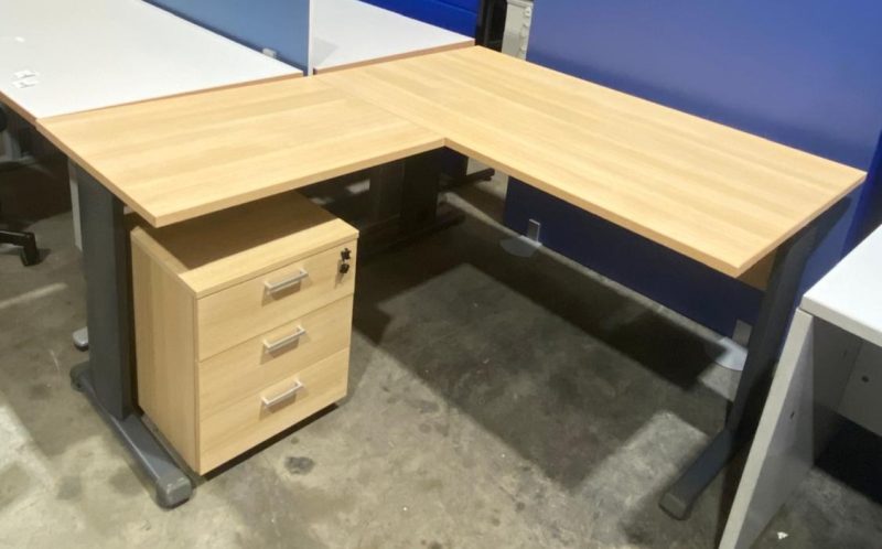 mesa con cajonera