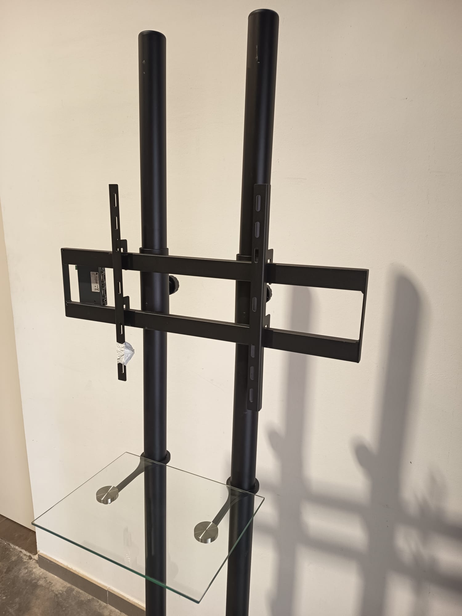 Soporte de TV con ruedas. Negro. Ancho base 100cm 2 soporte tv negro