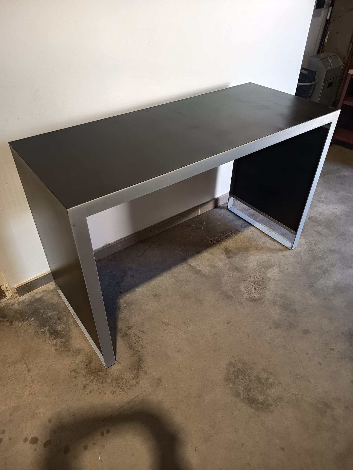 Conjunto de 2 mesas (alta y baja) para mostrador. Marrón 4 mostrador conjunto marron